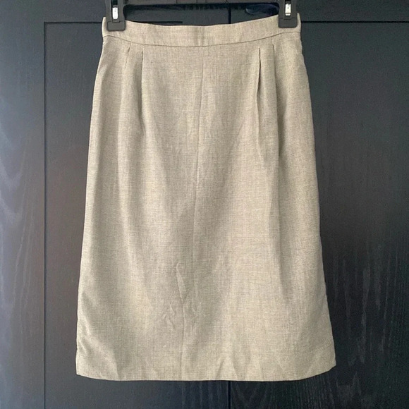 Burberry Vintage Burberry’s Pleated Wool Silk Pencil Skirt Gray Black Size 6P - Picture 1 of 16